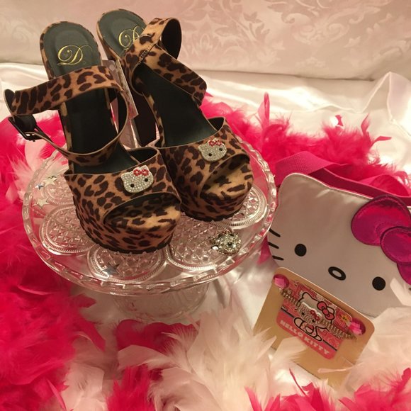 ADORABLE velvet paltform and matching chocker with crystal details ! - Picture 10 of 12